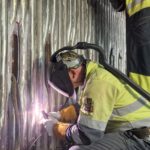 Prace spawalnicze przy rurach kotłowych podczas remontu instalacji przemysłowej – PRO-Welding Industry Services