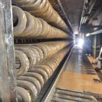 Ustawienie giętych rur kotłowych wewnątrz instalacji kotła przemysłowego – PRO-Welding Industry Services