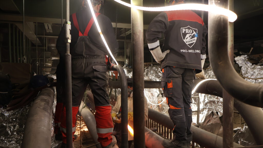 prace spawalnicze pro-welding przy wymianie przegrzewacza