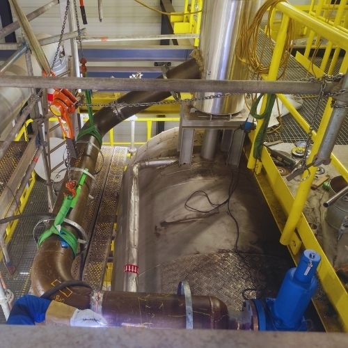 Maintenance works on steam and process piping in Austria: valve replacement, carbon and stainless steel welding